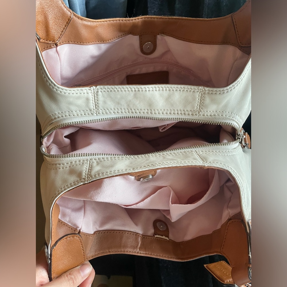 Coach Soho Leather Shoulder Bag Cream - Picture 8 of 12